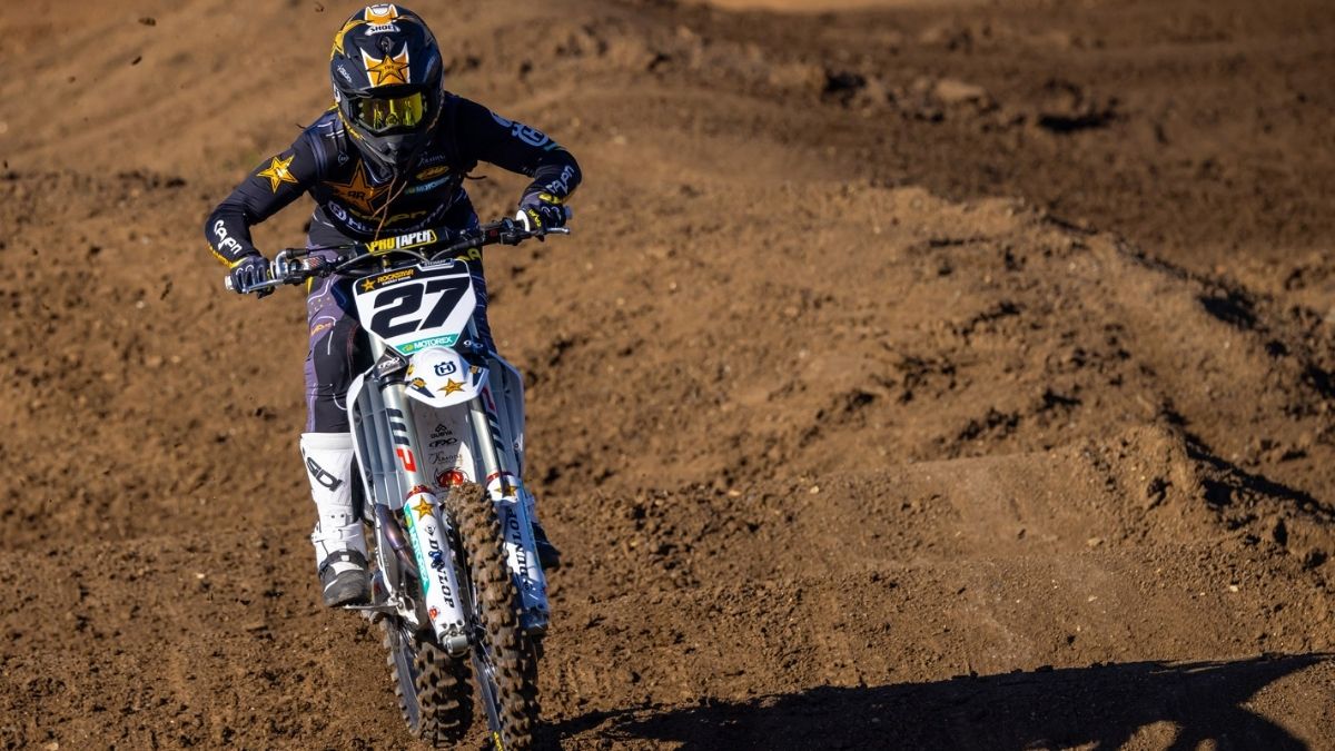 2025 Husqvarna FC 450 power wheelie